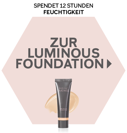 Die TimeWise® Luminous 3D Foundation steht vor einem rosa Hintergrund in Form eines Sechsecks. Auf dem Sechseck ist "Zur Luminous Foundation" zu sehen.